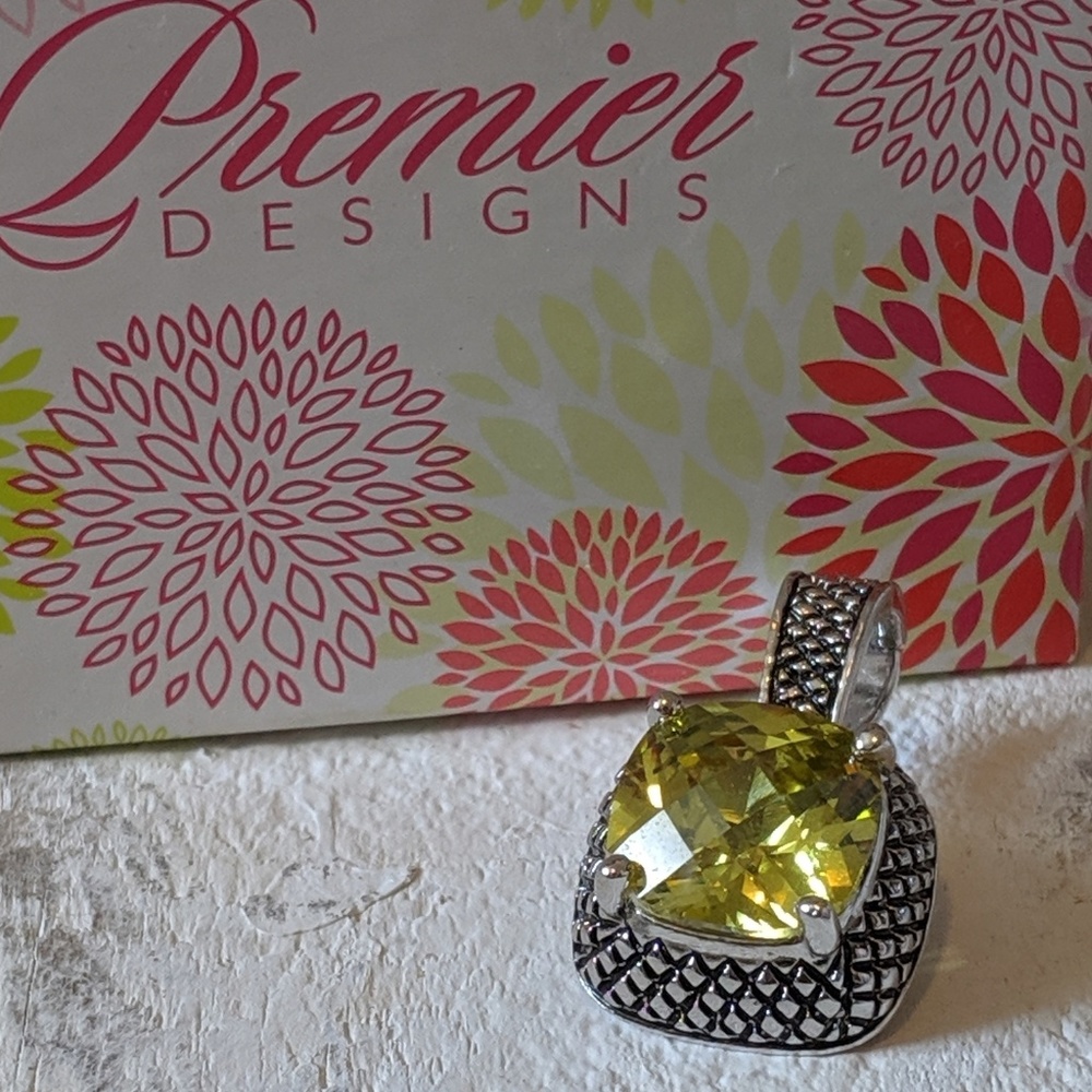 Premier Designs " Citrine " retired pendent